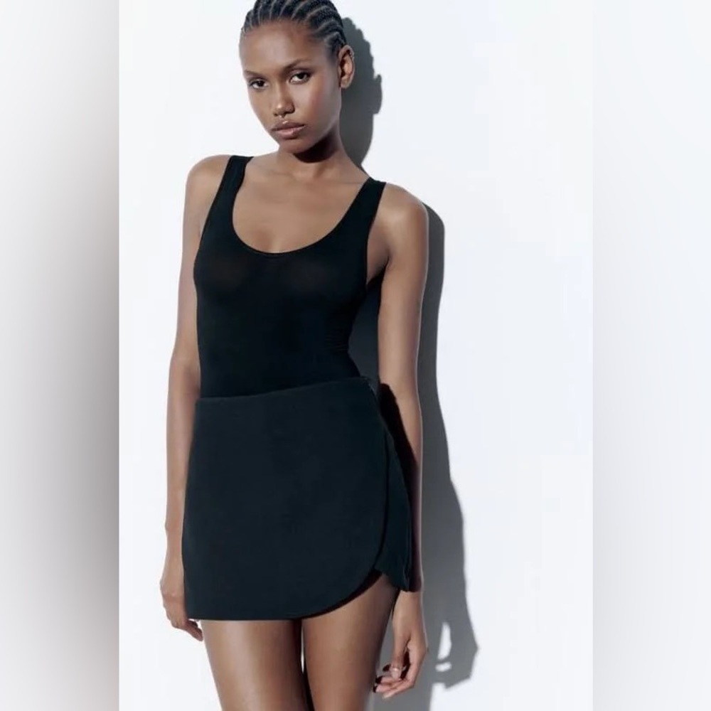 NWT Zara black skort size medium